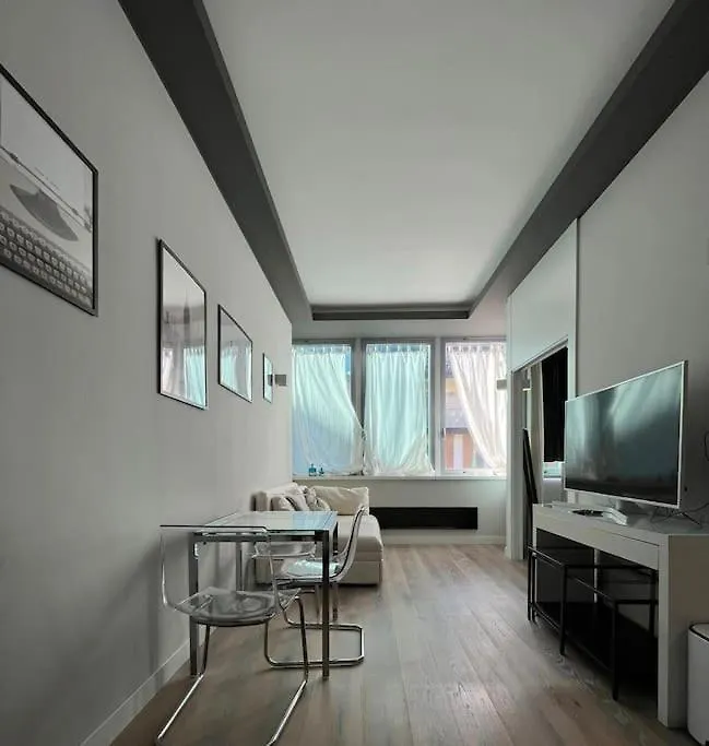 Victory House Apartment Milan Italy